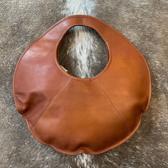 Egg/Moon Purse Leather from Columbia Vintage - Picture 3 of 13